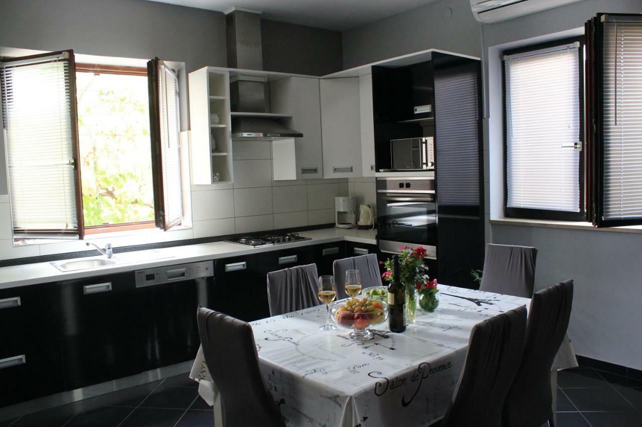 Roses Apartment Lukoran Kültér fotó